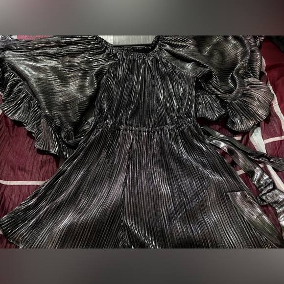 Bundle 2 for $30. Elegant Metallic Pleated Romper. Size Medium. - Picture 3 of 11